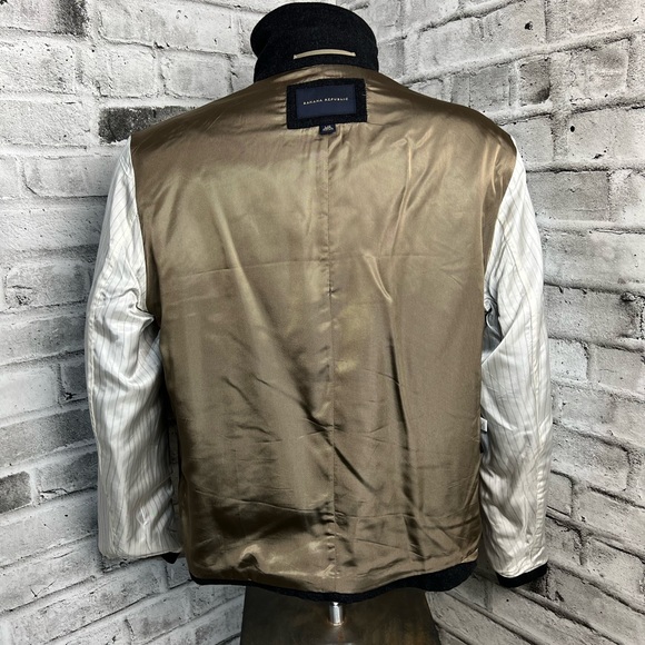 Banana Republic Wool Blend Short Jacket - Picture 6 of 8